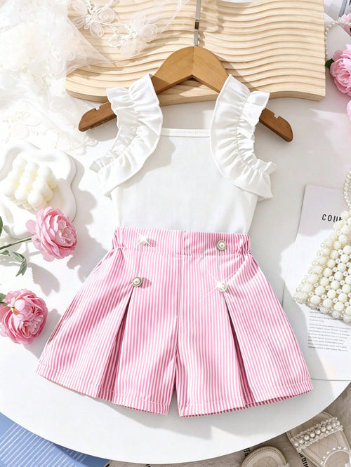 لوك صيفي يهبل للبنات 🌸 بلوزة بيضاء وشورت مخطط